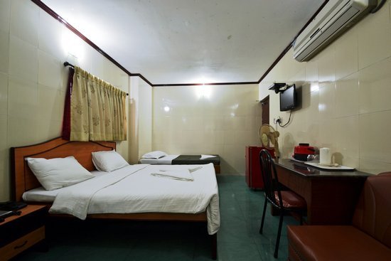 Hotel Crystal Residency 